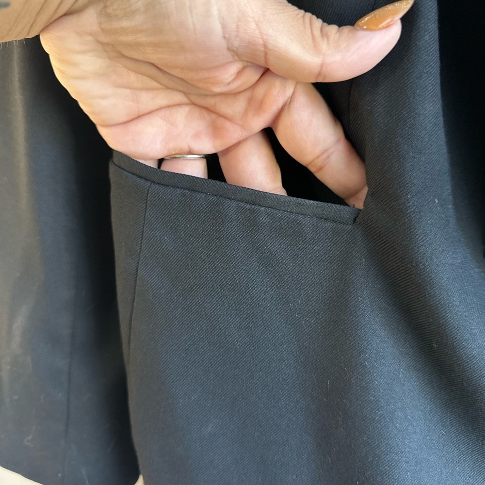 Banana Republic Black Women's Two-Button Blazer - Picture 6 of 10